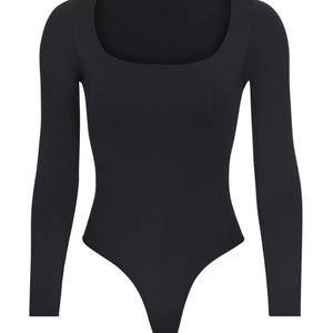 Skims Essential Long Sleeve scoop neck bodysuit